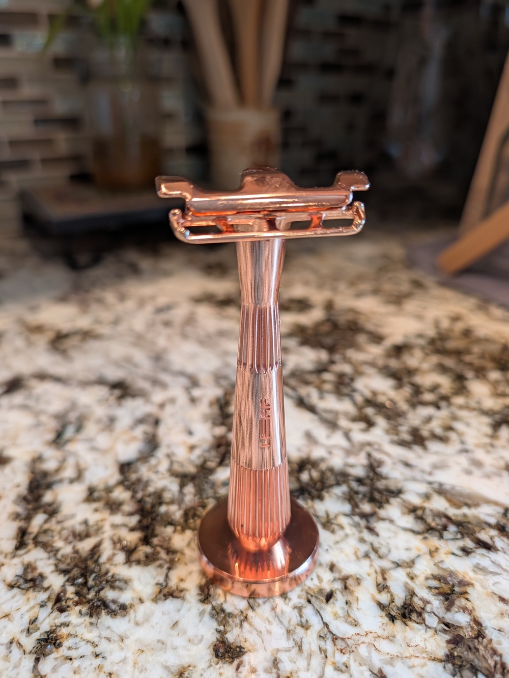Leaf Twig Safety Razor With Stand And Blade Disposal Tin- Rose Gold